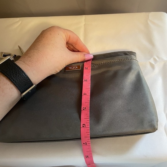 Tumi Susan Multifunction Pouch Wristlet Clutch Travel Cosmetics Gray Nylon - Picture 12 of 12